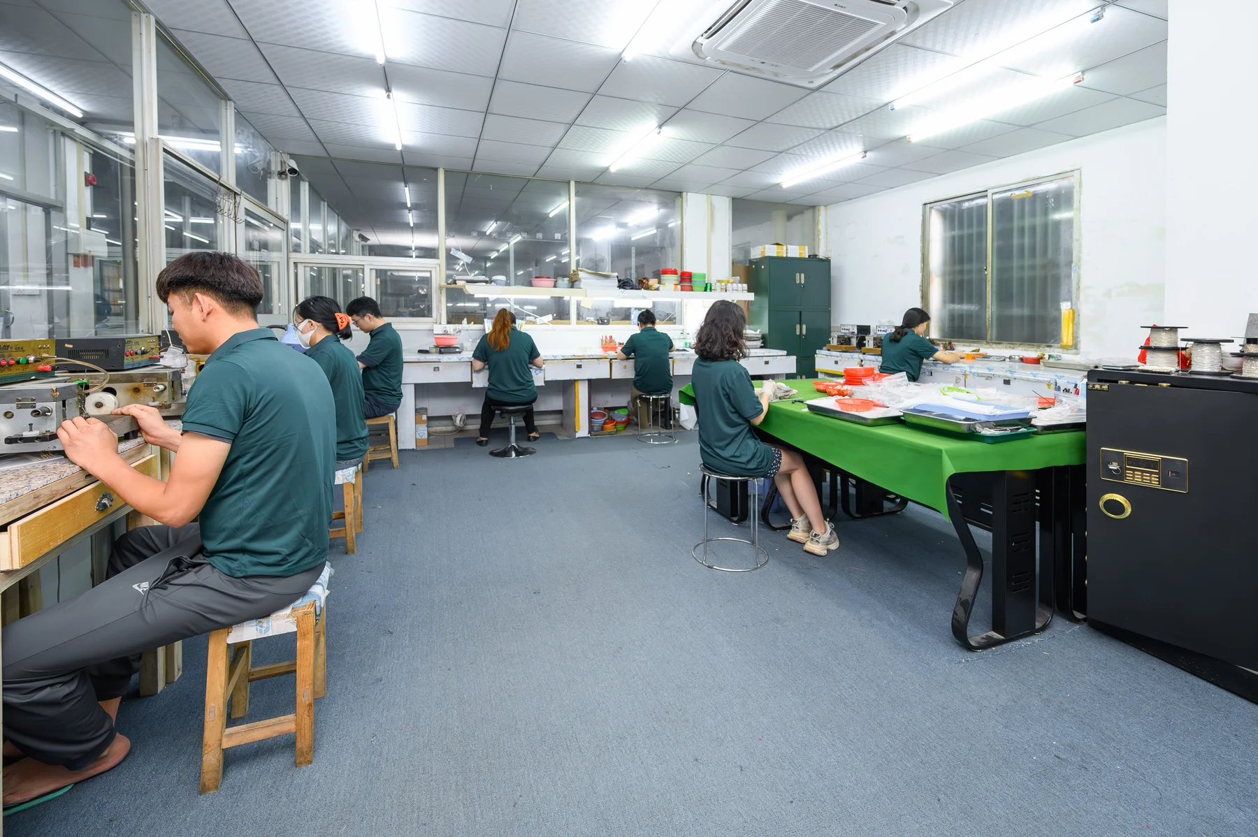 Fine Chic jewelry workshop with multiple active workstations